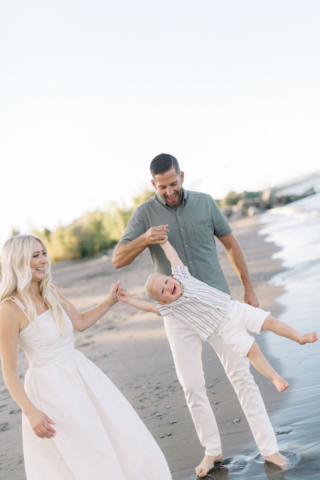 A playful family walk along the Hamilton Beach shoreline